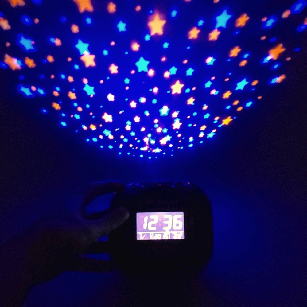 Digital LED Alarm Clock That Projects Stars/Sounds